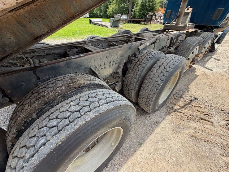 2016-kenworth-t880-image-17