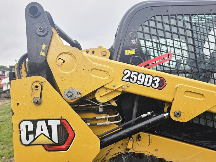 2022-caterpillar-259d3-image-7