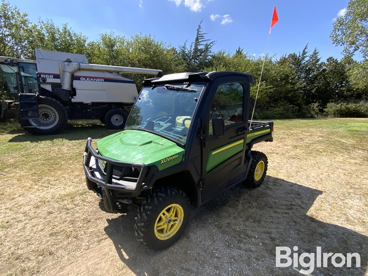 2020-john-deere-2020-image-1