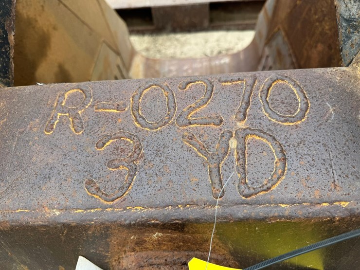 #3954-•-raveling-approx-46"-excavator-bucket-image-13