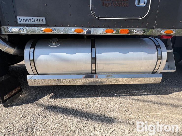 2007-kenworth-w900-image-19