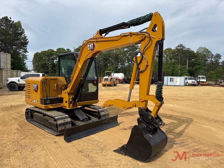 2021-caterpillar-305.5-image-3