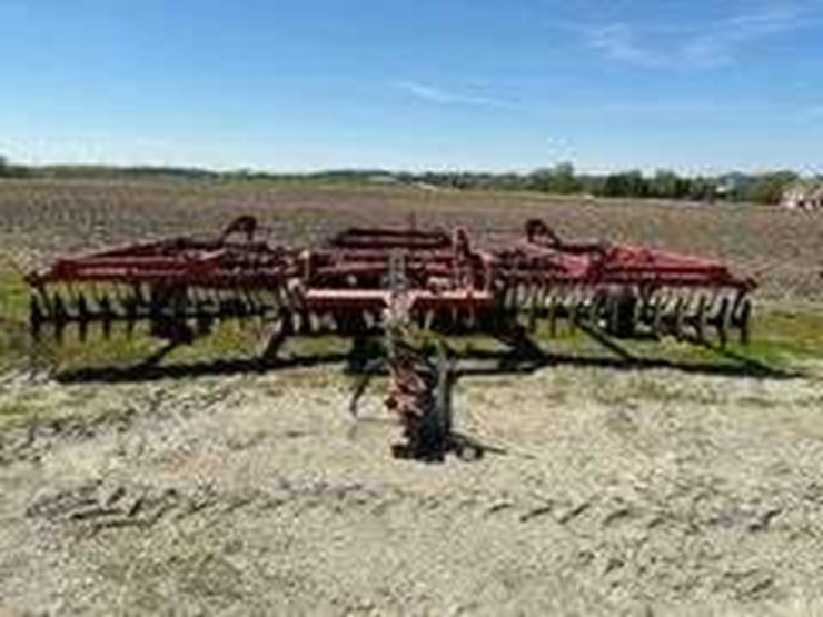 case-ih-3950-image-2