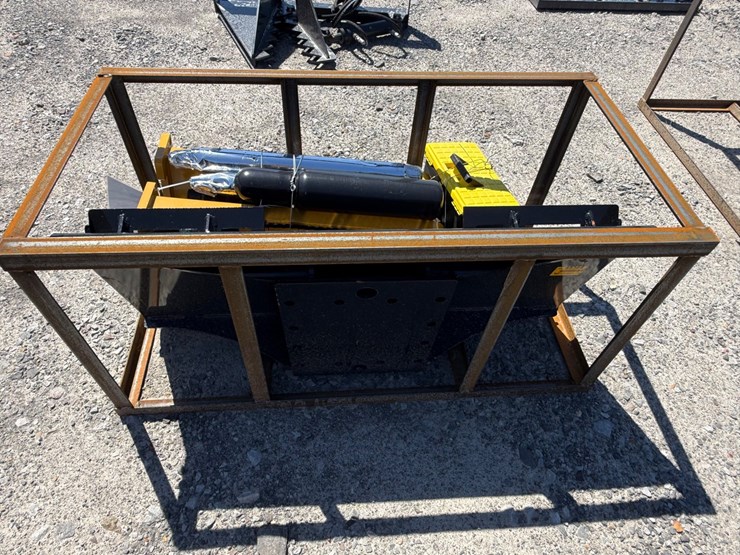 #45364-•-unused-agt-sshh680-skid-steer-breaker-sshh68026020503a-image-2
