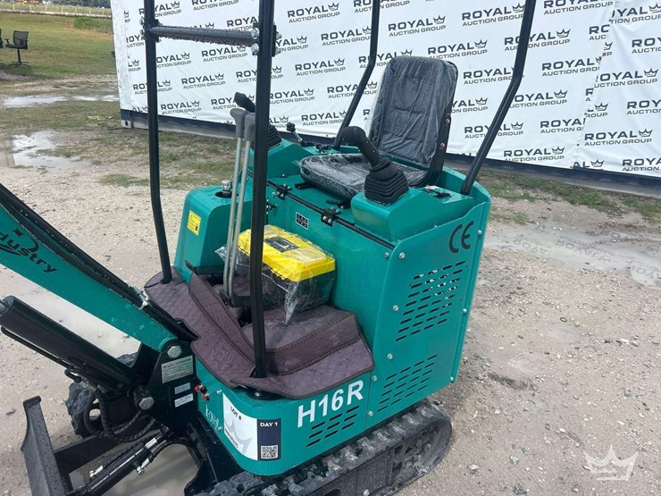2026-cfg-industrial-h16r-mini-excavator-image-12