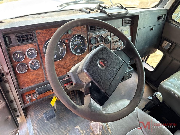 1999-kenworth-t880-image-19