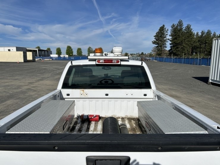2013-chevrolet-silverado-1500-image-30