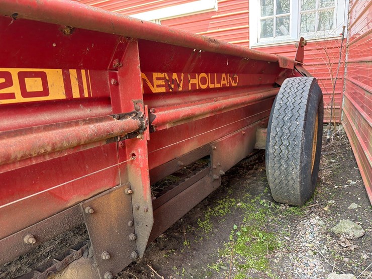 new-holland-520-image-18
