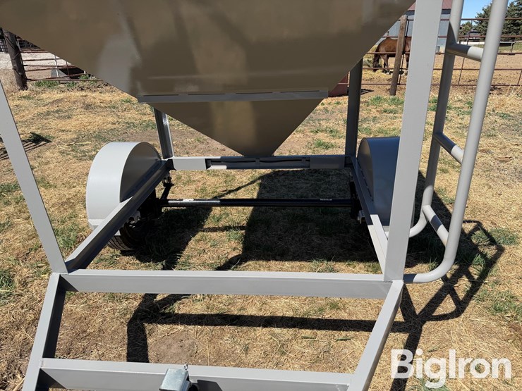 net-gravity-flow-feed-wagon-image-14