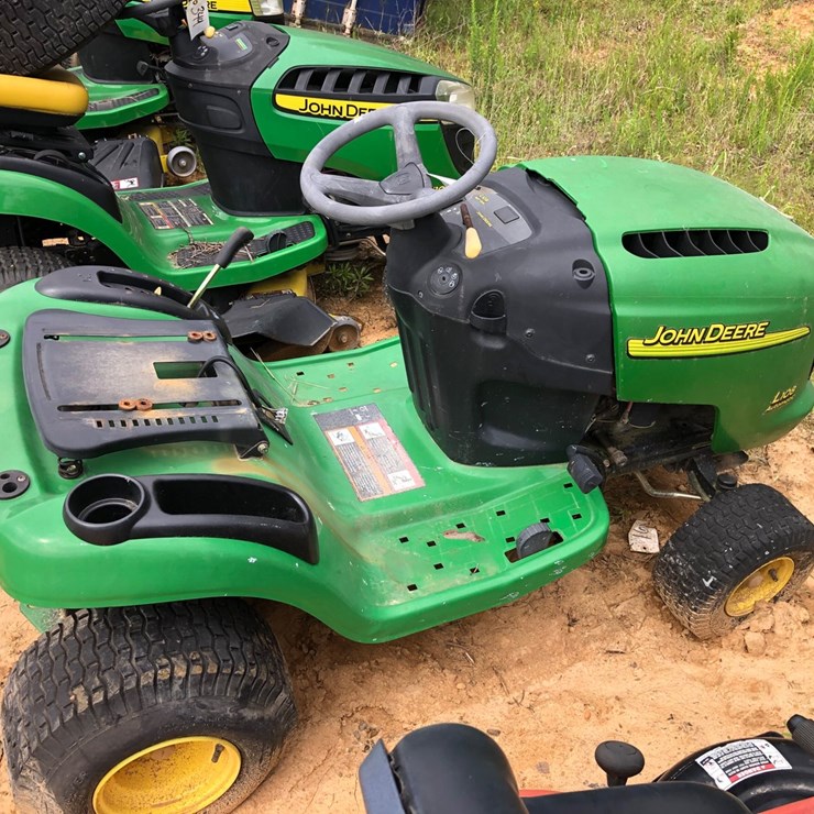 JOHN DEERE L108