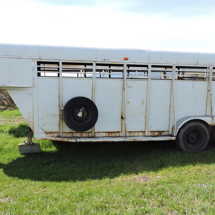 20’ GOOSENECK STOCK TRAILER
