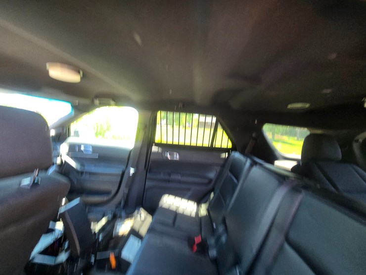 2016-ford-explorer-image-35