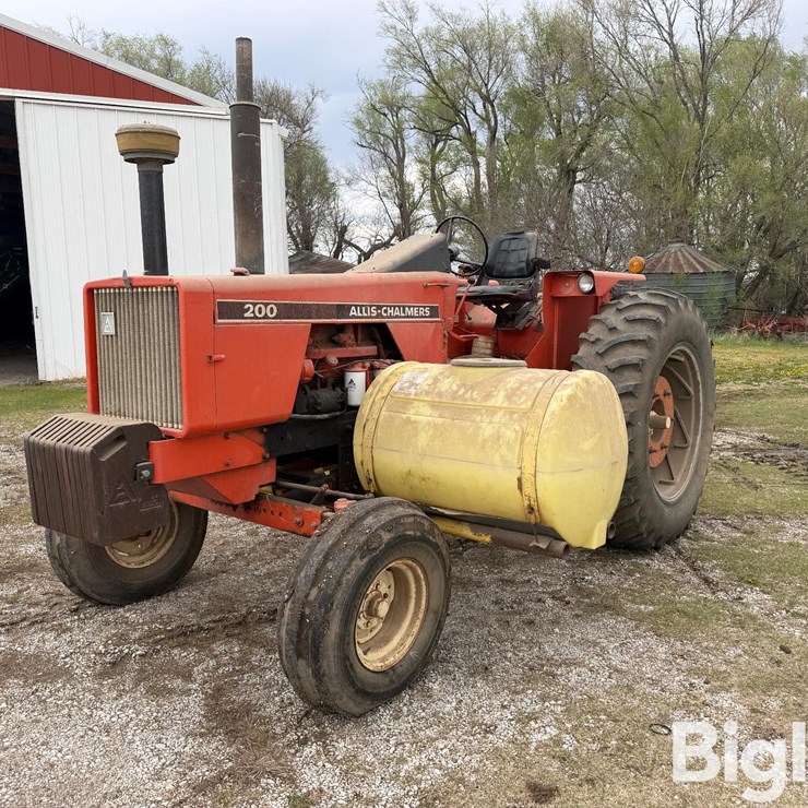 1975 ALLIS-CHALMERS 200
