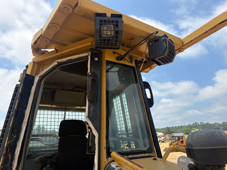 caterpillar-d5g-lgp-image-16