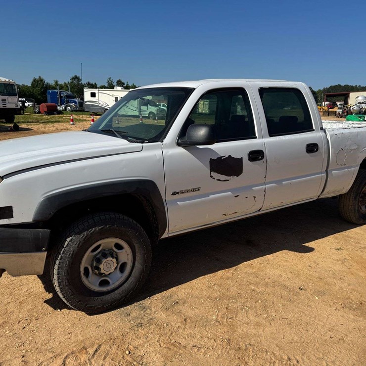 2004 CHEVROLET 2500