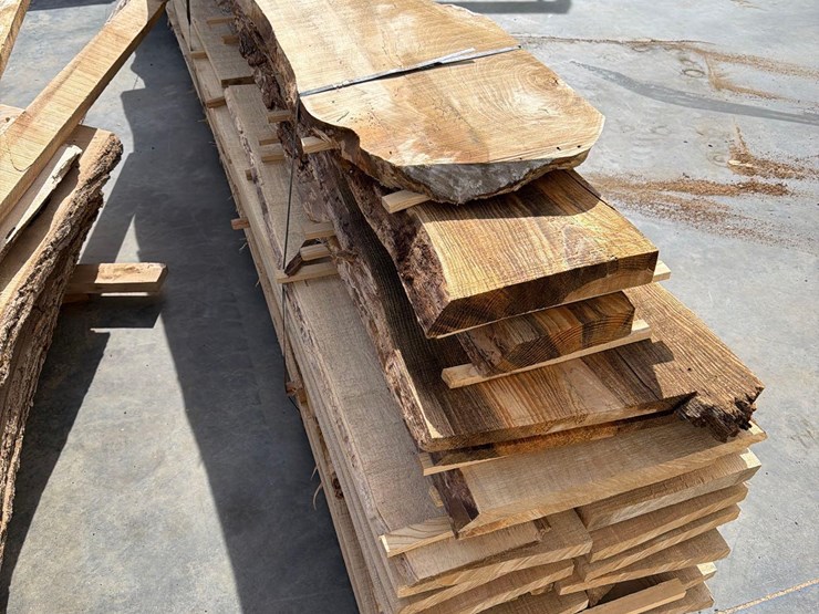 rough-saw-maple-lumber-image-2