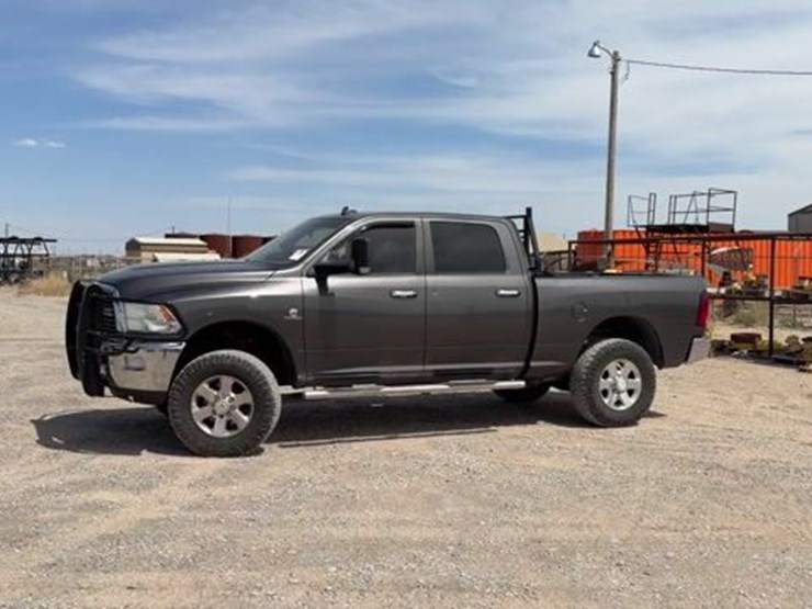 2014-dodge-2500-image-1