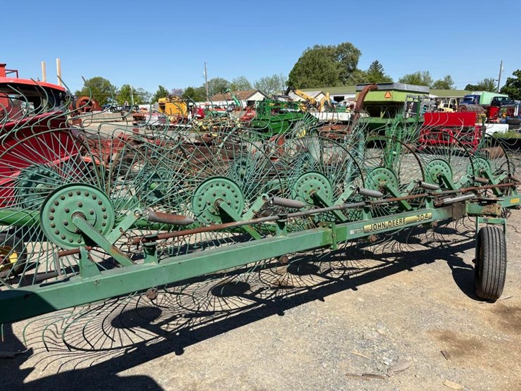 john-deere-704-image-1