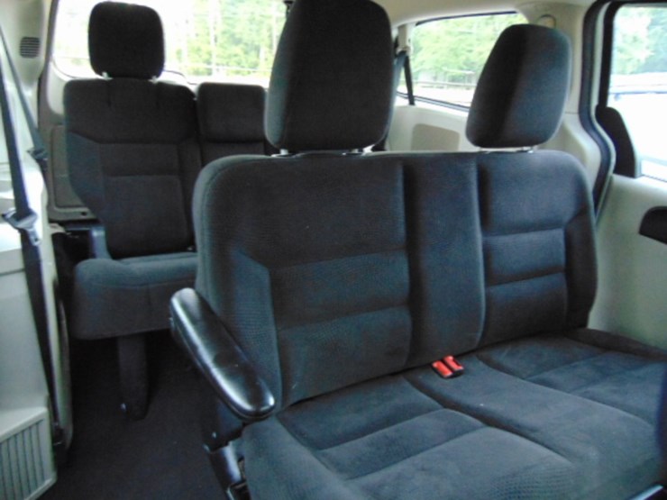 2016-dodge-grand-caravan-image-6
