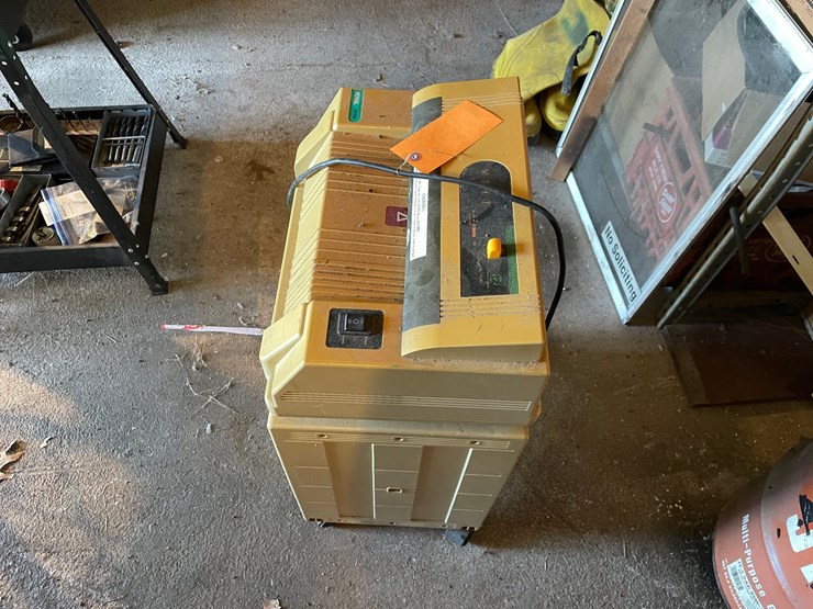 #7016-•-royal-paper-shredder-image-6