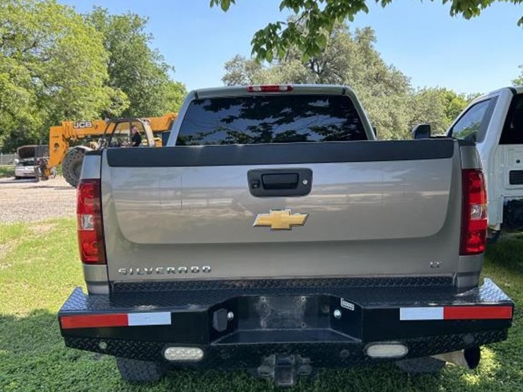 2013-chevrolet-silverado-2500-lt-image-7