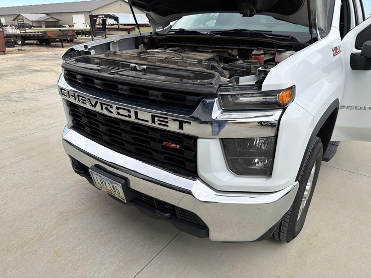 2021-chevrolet-2500hd-image-58
