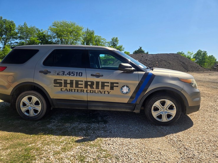 2015-ford-explorer-image-15