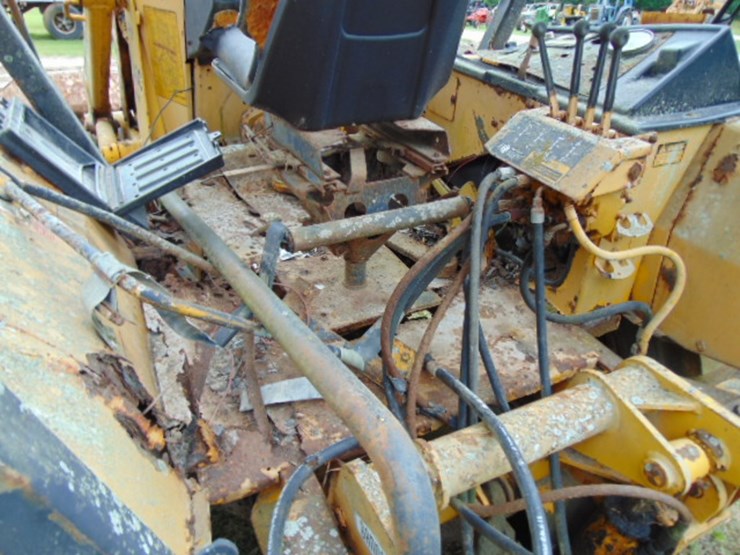 deere-210c-image-4