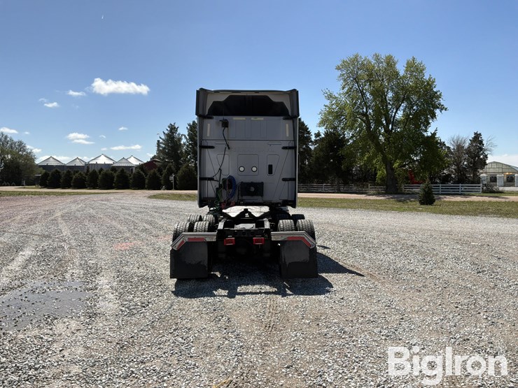 2016-international-prostar-image-6