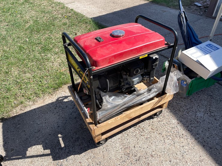 #7001-•-chicago-electric-generator-image-1
