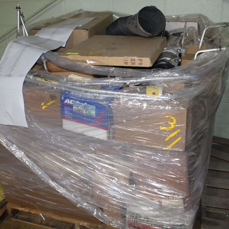 PALLET OF VARIOUS AUTOMOTIVE PARTS