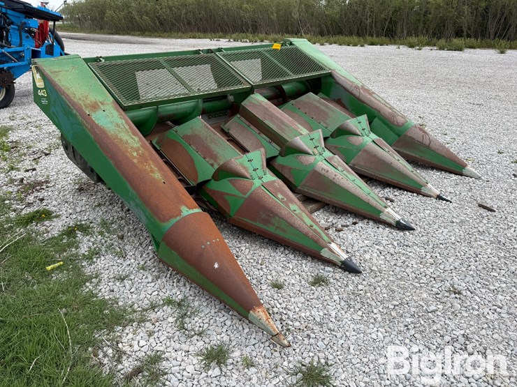 john-deere-443-image-3