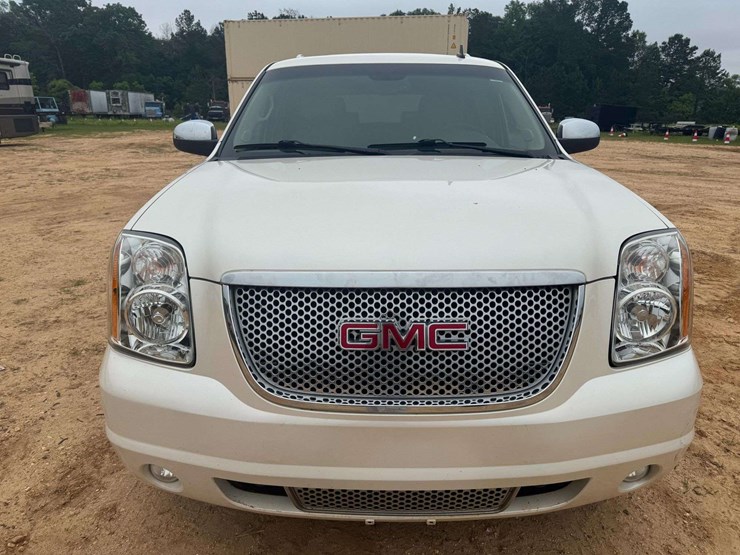 2011-gmc-yukon-image-5