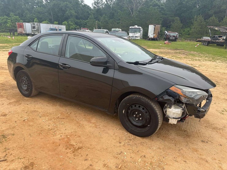 2018-toyota-corolla-le-4dr-sedan---150,323-miles-image-2