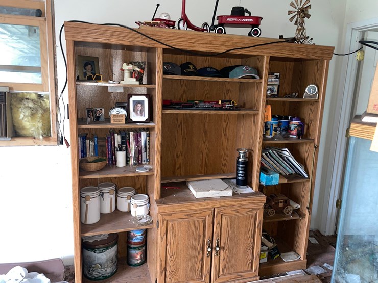 #7061-•-bookshelf-and-contents-image-1