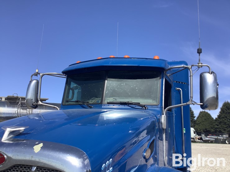 2013-peterbilt-386-image-13