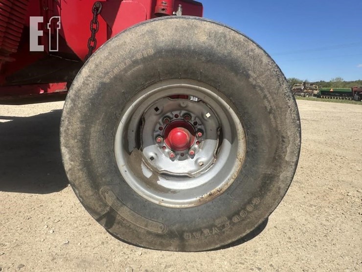 massey-ferguson-1363-image-13