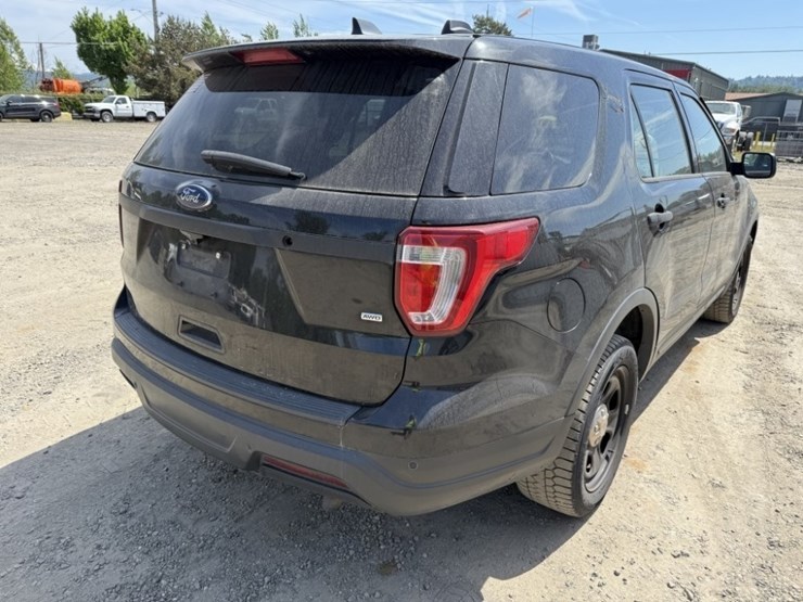 2018-ford-explorer-image-4