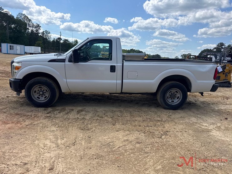 2015-ford-f250-xl-image-5