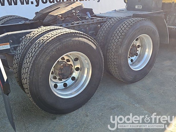 2019-freightliner-cascadia-image-11
