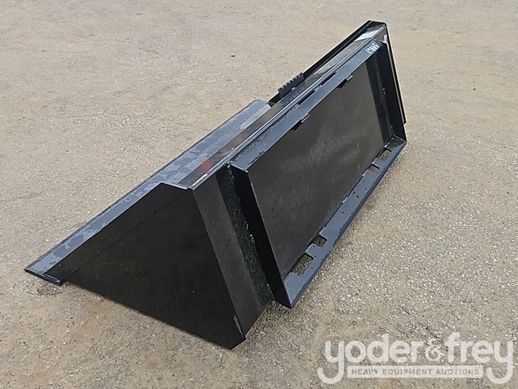 unused-60"-skidsteer-bucket-image-3