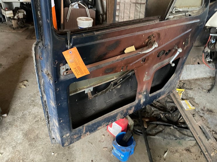 #7084-•-chevrolet-styleline-2-door-sedan-*must-be-trailered,-no-engine*-(sells-parts-only)-image-22