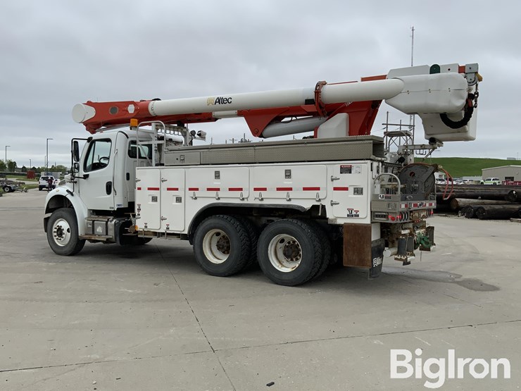 2013-freightliner-m2-106-image-7