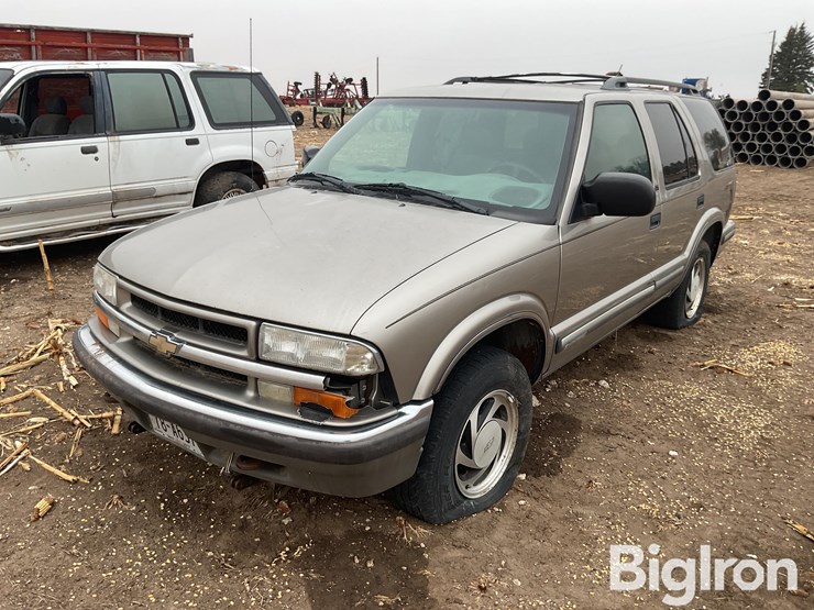 1999-chevrolet-blazer-image-1