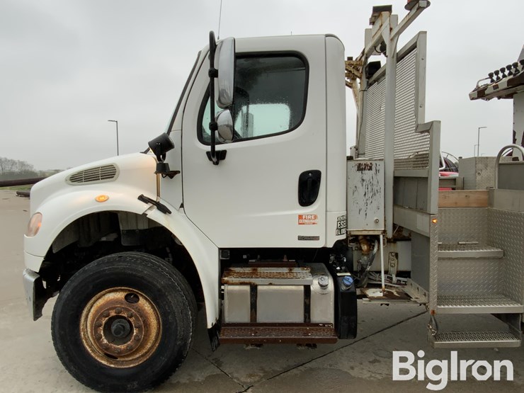 2012-freightliner-m2-106-image-20