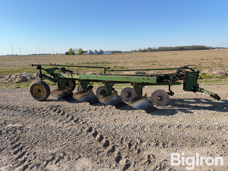 john-deere-a1450-4-bottom-moldboard-plow-image-4