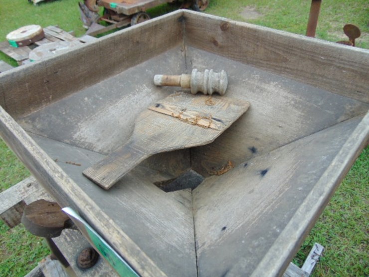 antique-griss-mill-image-3