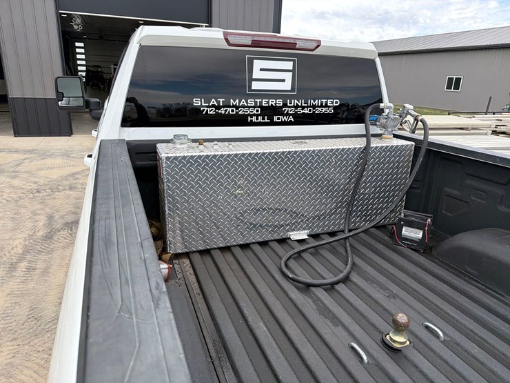 2021-chevrolet-2500hd-image-24