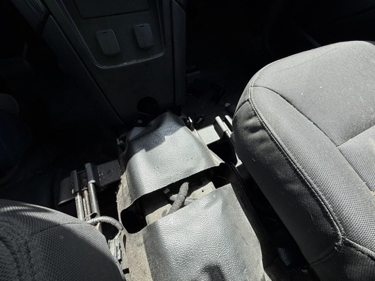 2018-ford-explorer-image-33