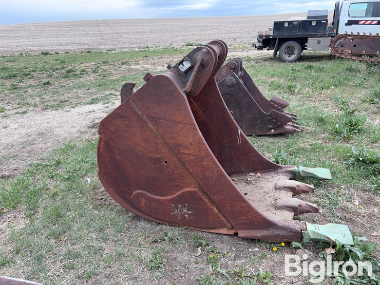 excavator-bucket-image-4